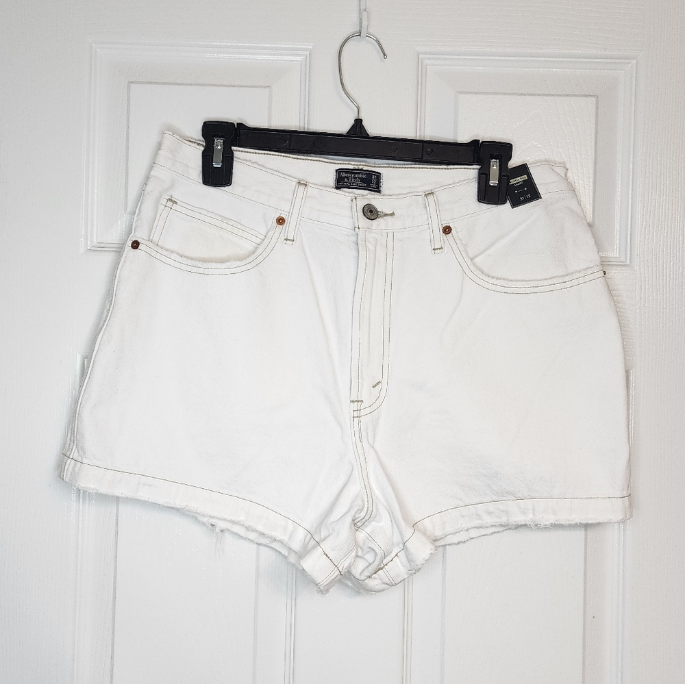 NWT Abercrombie white denim shorts size 12 / 31